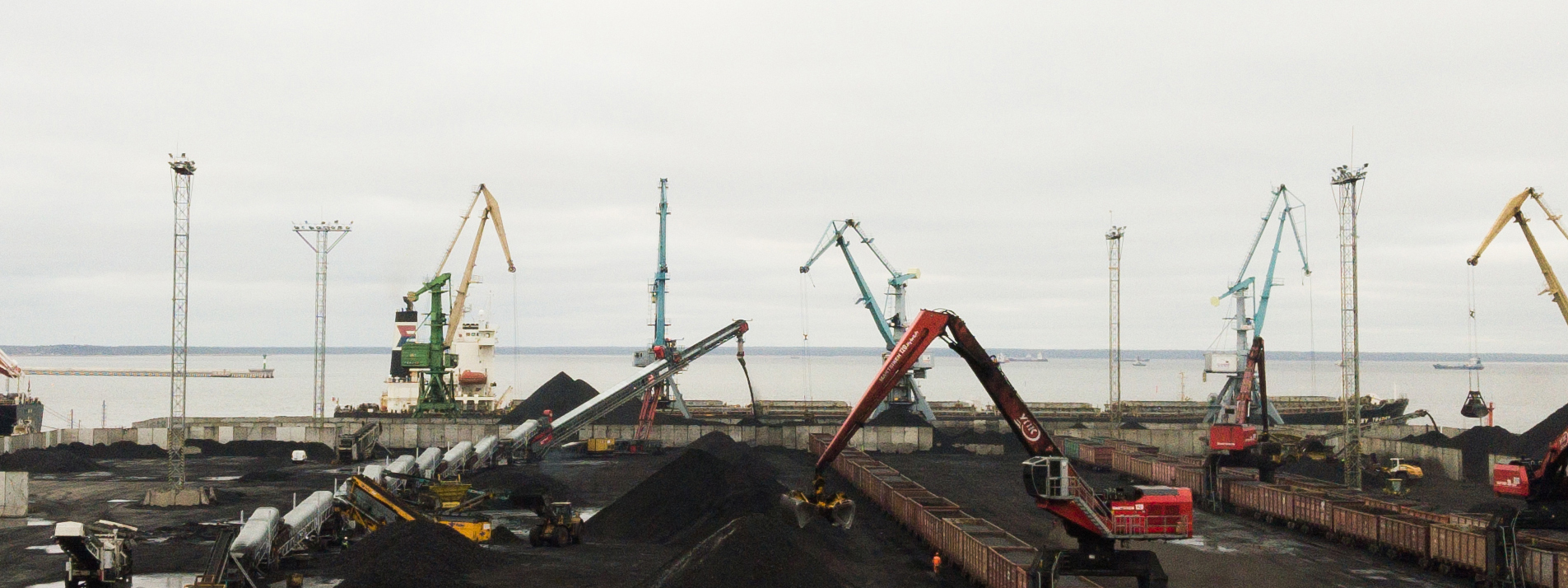 Links feeding onto Radial Telescopic Stacking in Russia