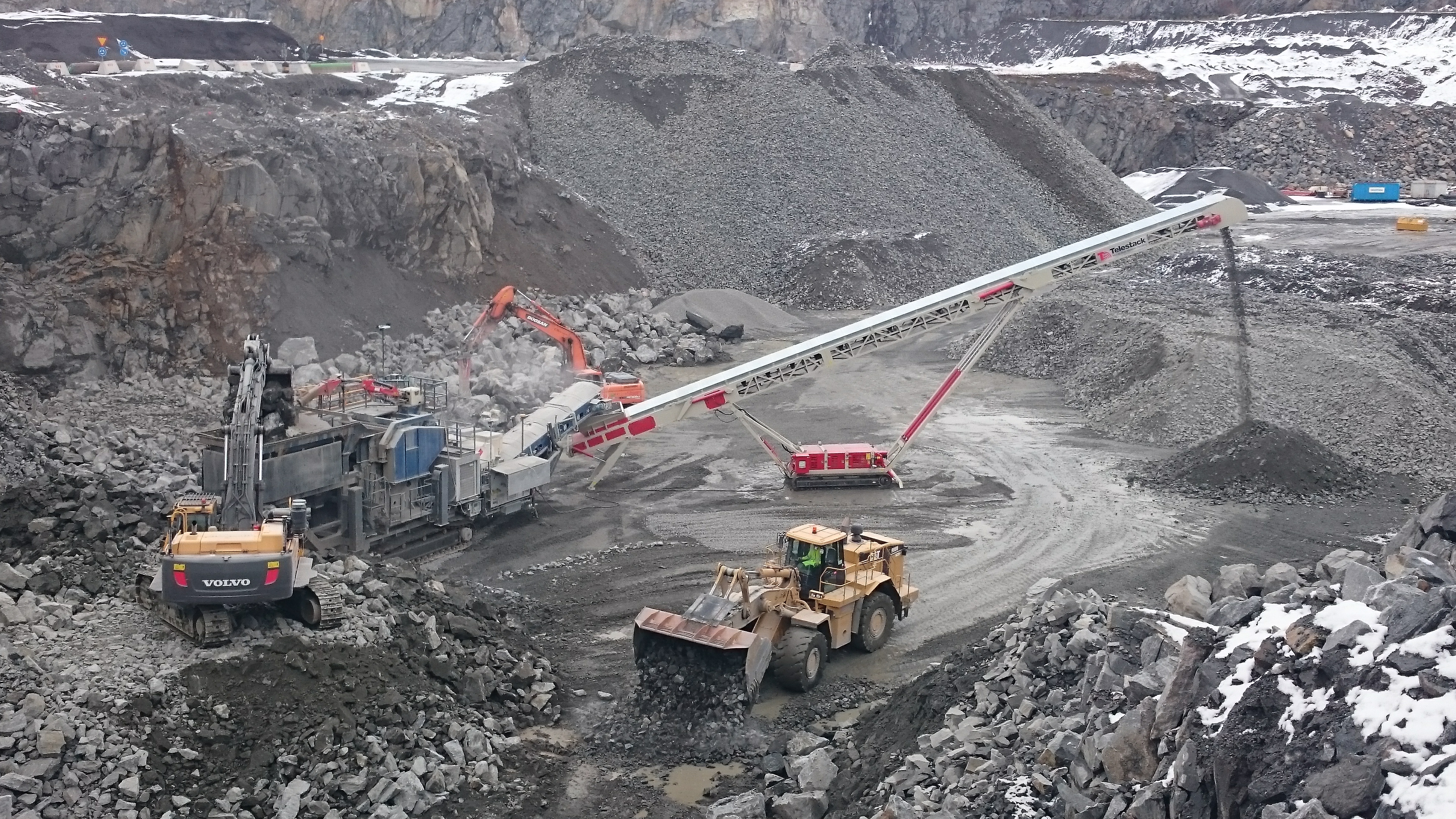 TCL 1031 Stockpiling after Primary Jaw Crusher TCL 1031 Stockpiling after Primary Jaw Crusher