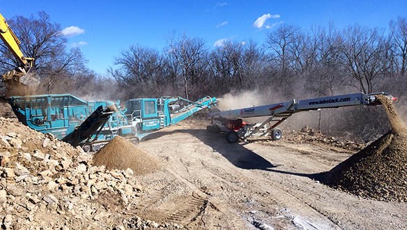 Tracked Conveyor Stockpiling 