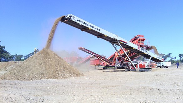 Tracked Conveyor Stockpiling 