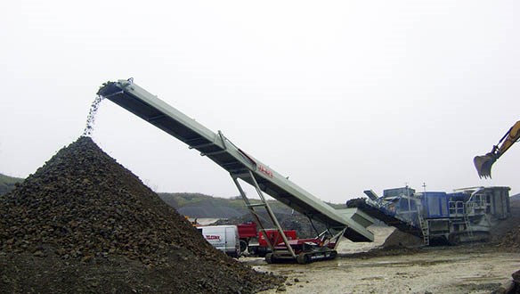Tracked Conveyor stockpiling 