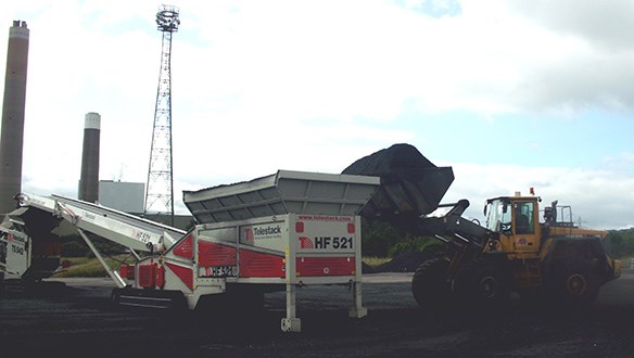 Hopper Feeder Reclaiming Coal 