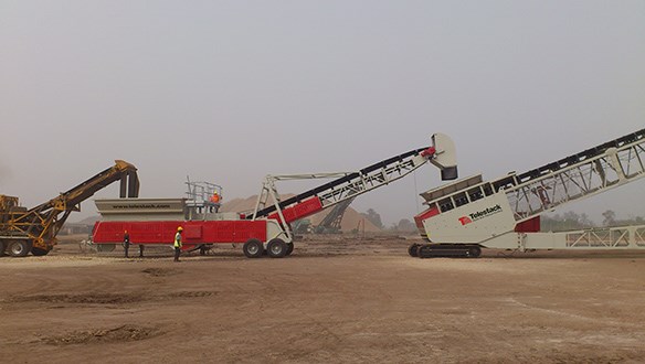 wheeled hopper feeder 