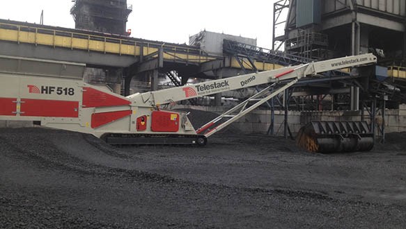 Hopper Feeder feeding static plant 