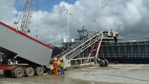 LDU Direct Feed Shiploader lading grain to coaster vessel