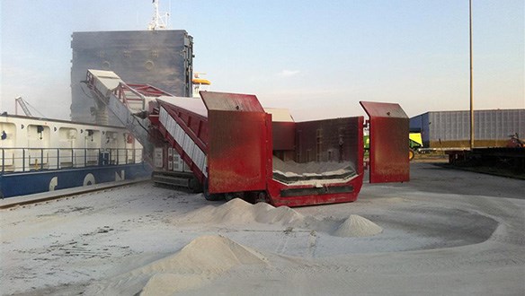 mobile truck unloader loading to vessel from trucks 