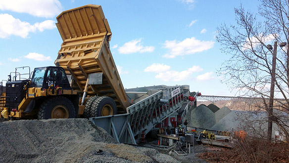 Truck-Unloader-fed-by-Cat777