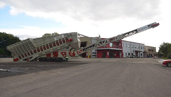 Largest Mobile Truck Unloader in International Market
