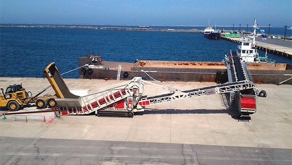 tracked bulk reception feeder
