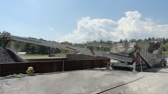 truck unloader loading barge 