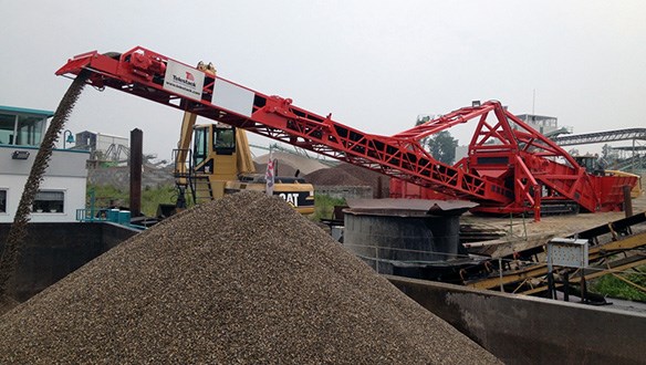 truck unloader bargeloading from wheel loader 